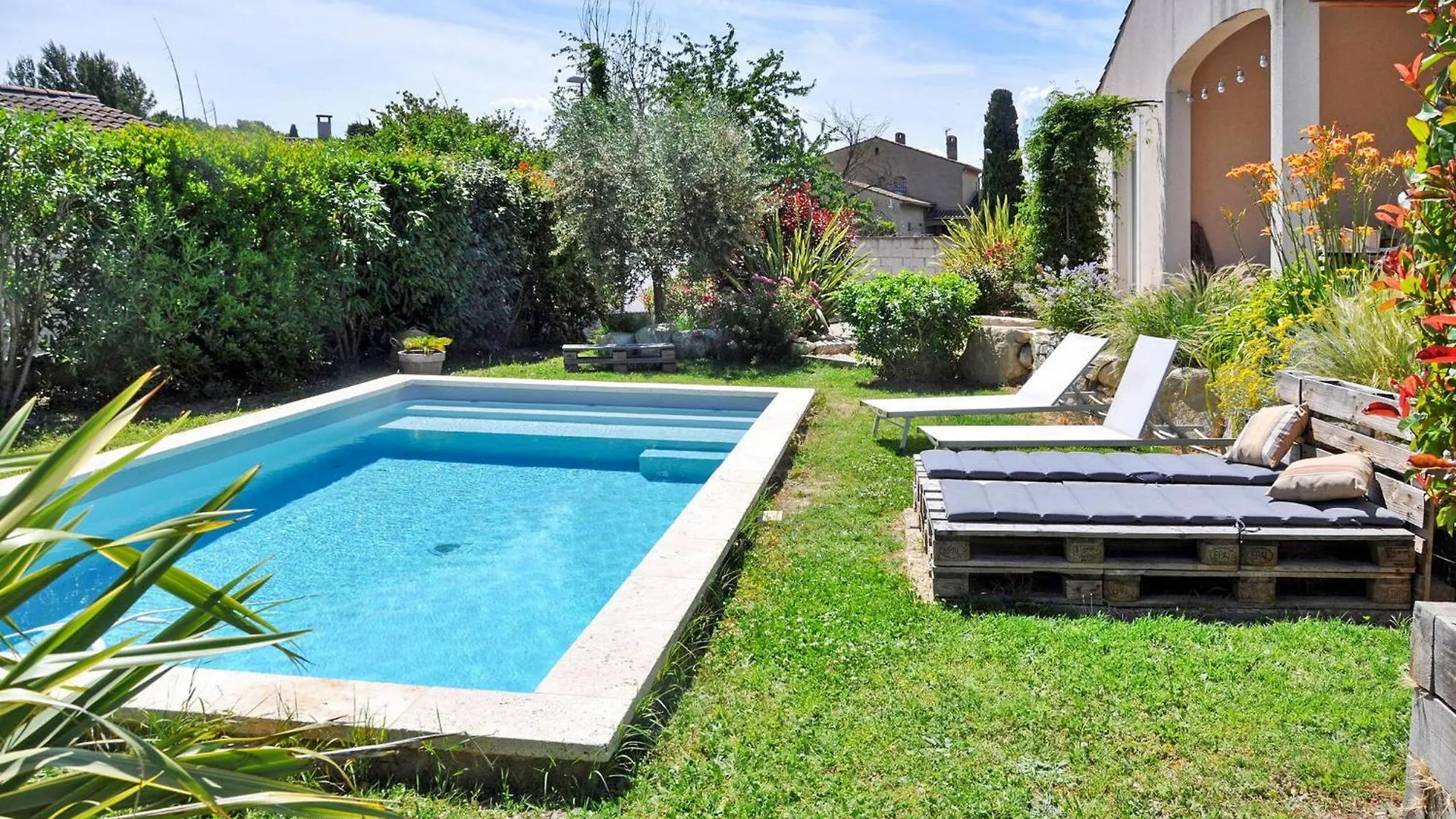 Villa La Coupe Dor Avignon 0*,